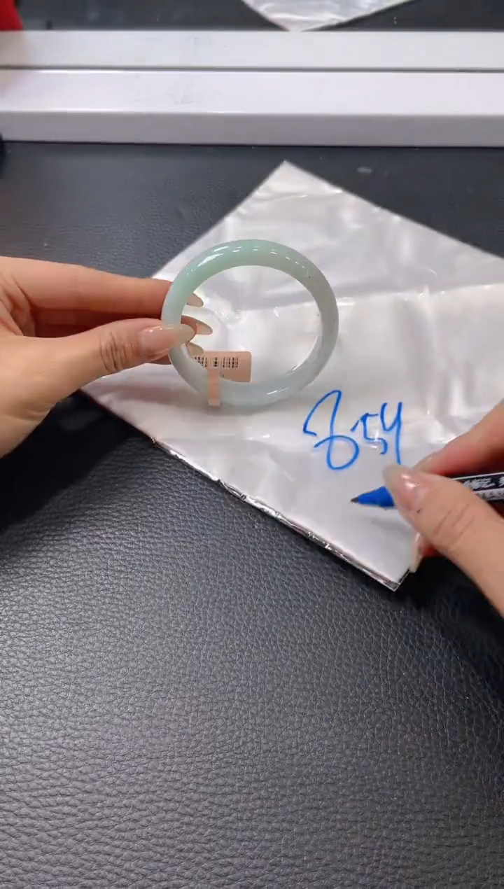 【闪购商品】翡翠手镯未镶嵌手镯