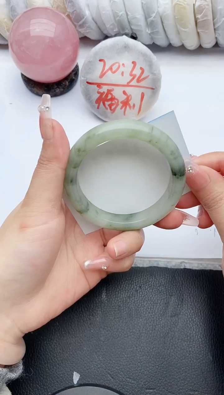 【闪购商品】石英质玉手镯未镶嵌49+55/56