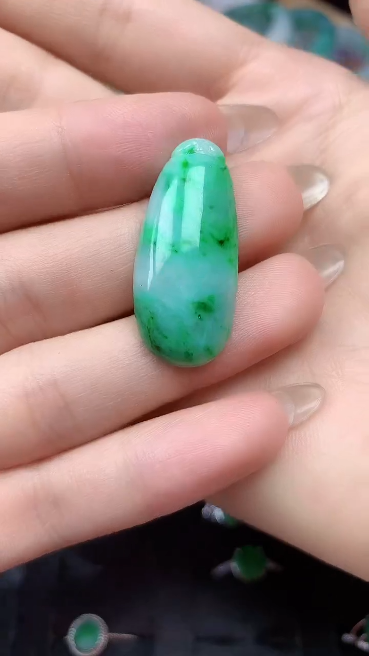 【闪购商品】翡翠颈饰未镶嵌颈饰