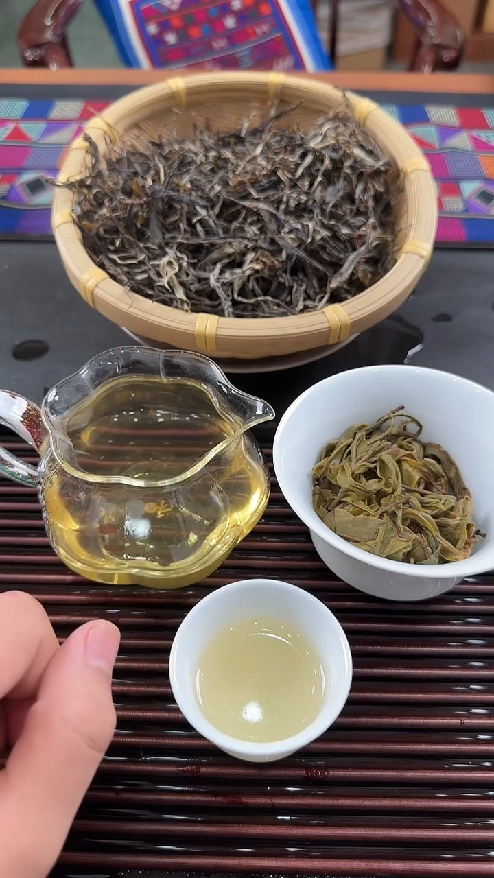 手工艺品玻璃老班章小树200g