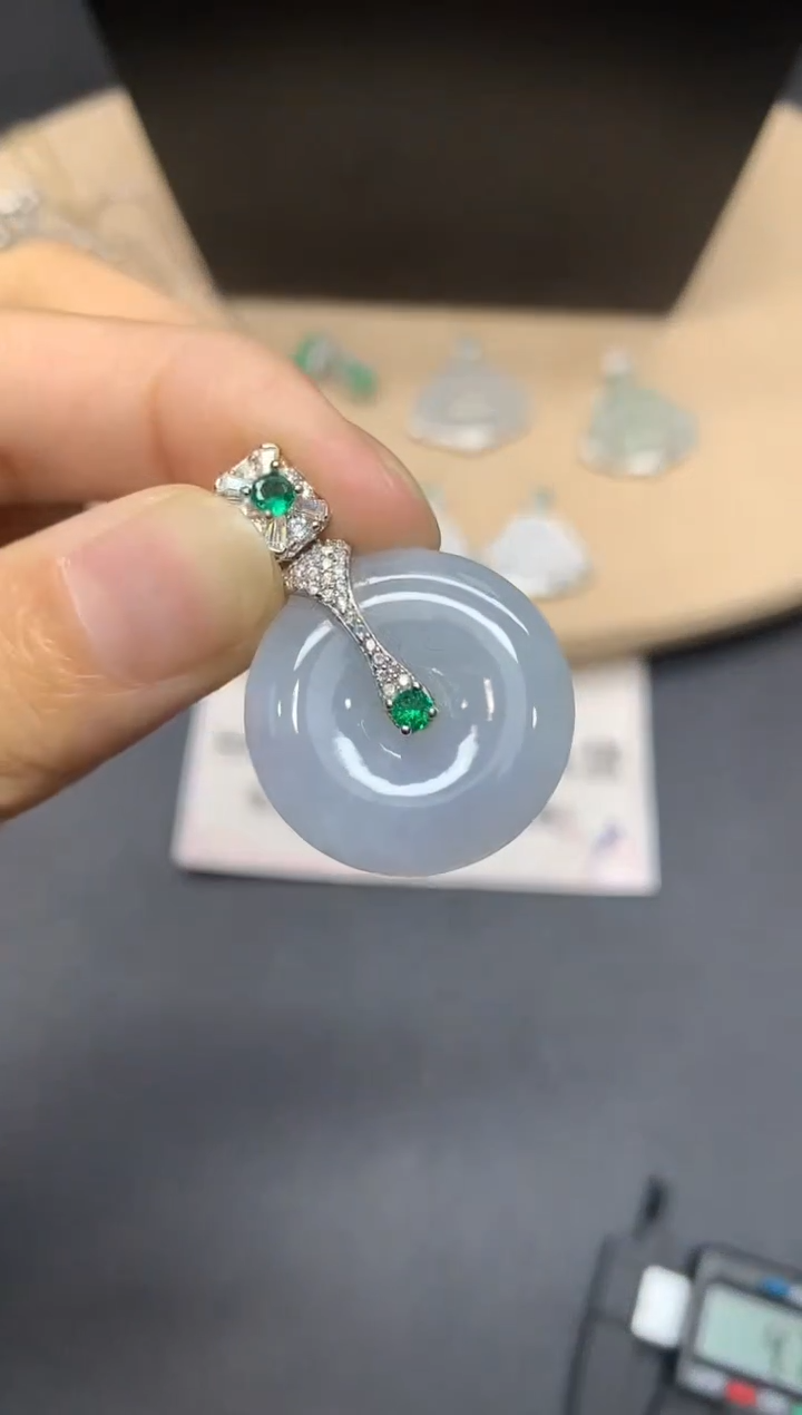 【闪购商品】翡翠吊坠(不含链)银S925镶嵌平安扣【多样性发其一】