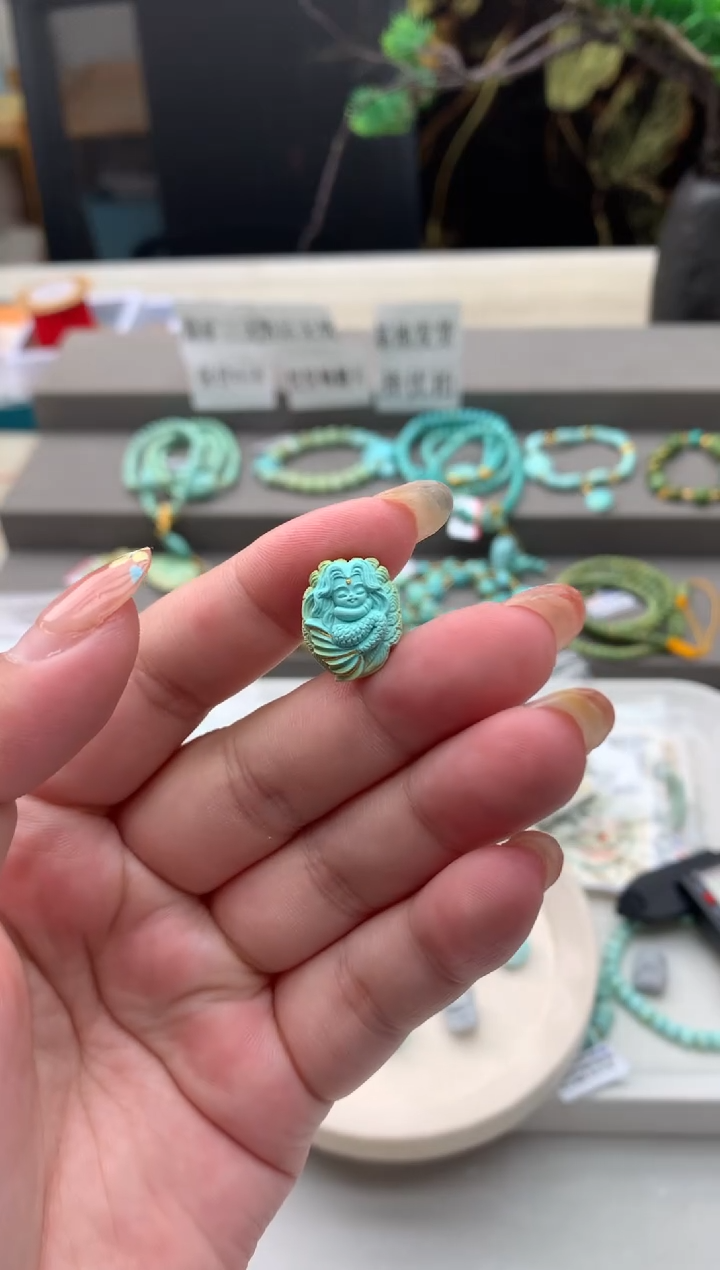 绿松石未镶嵌雕刻A68