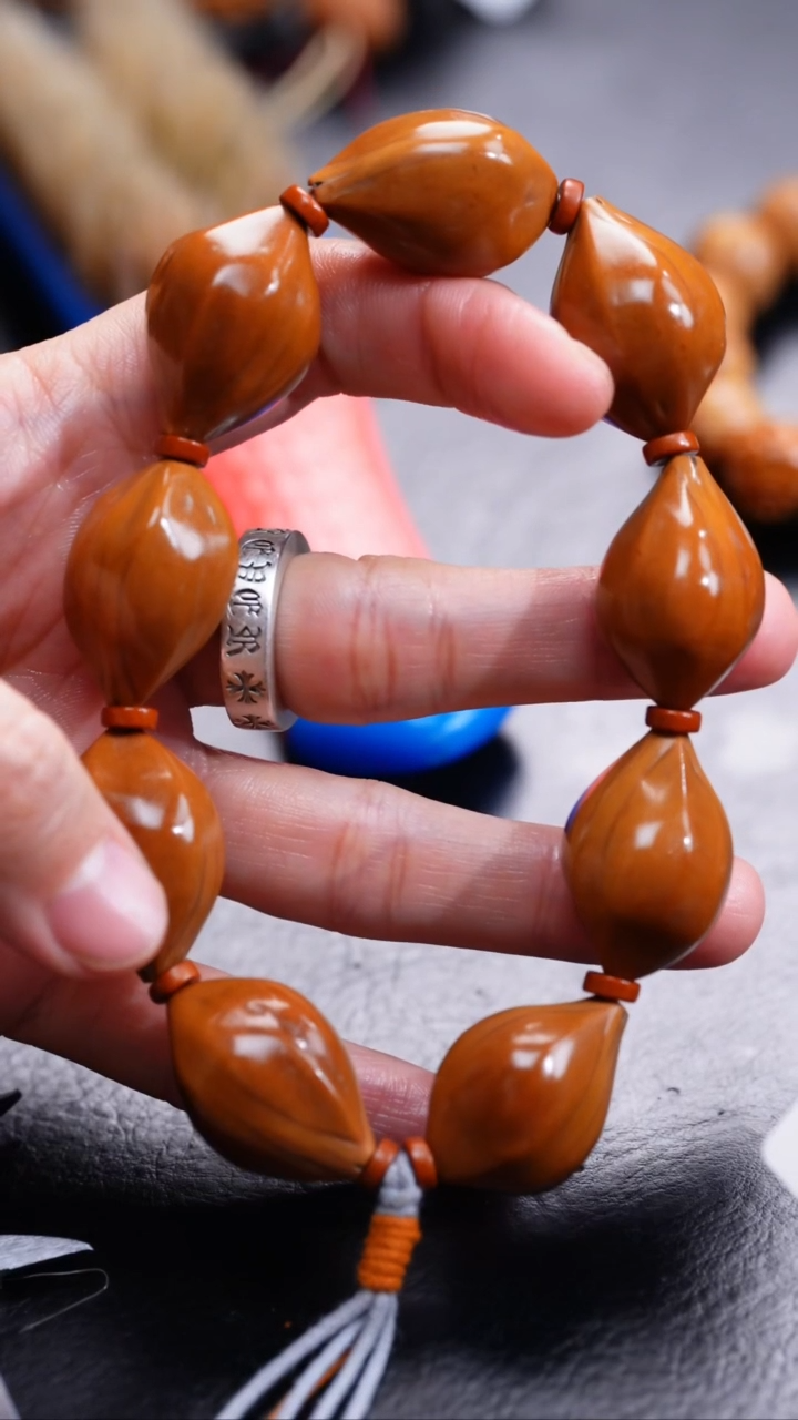 【闪购商品】橄榄核吊坠橄榄核