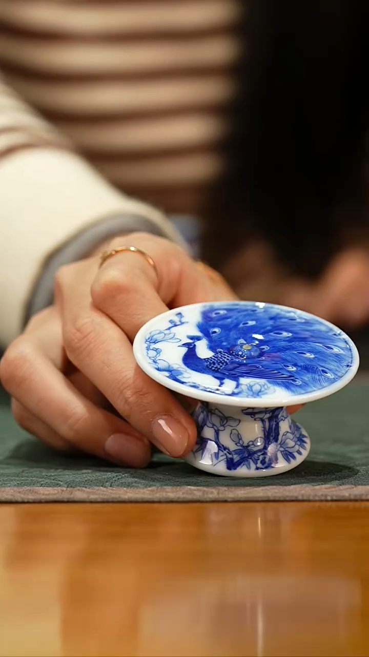 瓷瓷姑娘铭墨朗谷孔雀盖置