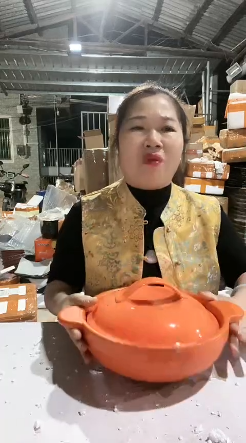 陶瑕疵橙色浅煲带盖