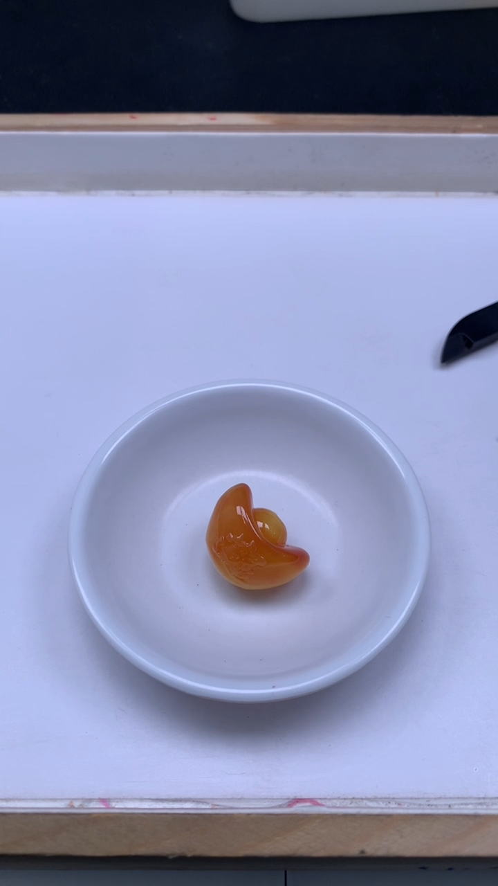 裸石蜜蜡未镶嵌E822蜜蜡 通孔大元宝19*28*21.7mm1个5.2元