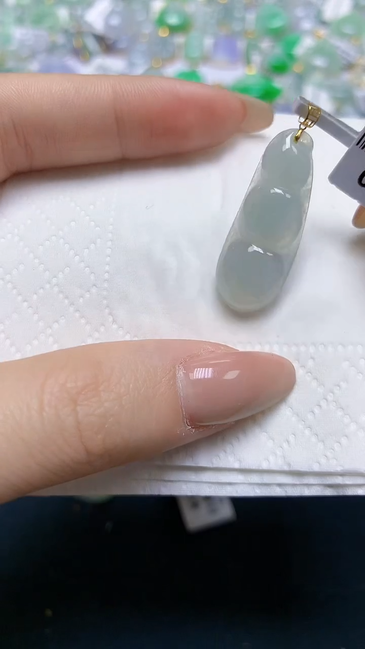 翡翠18K金镶嵌颈饰天然缅甸A货翡翠