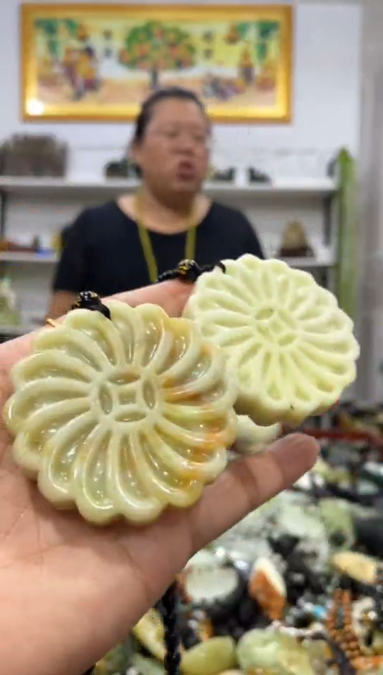 未镶嵌岫玉吊坠多样性发货发其中一件