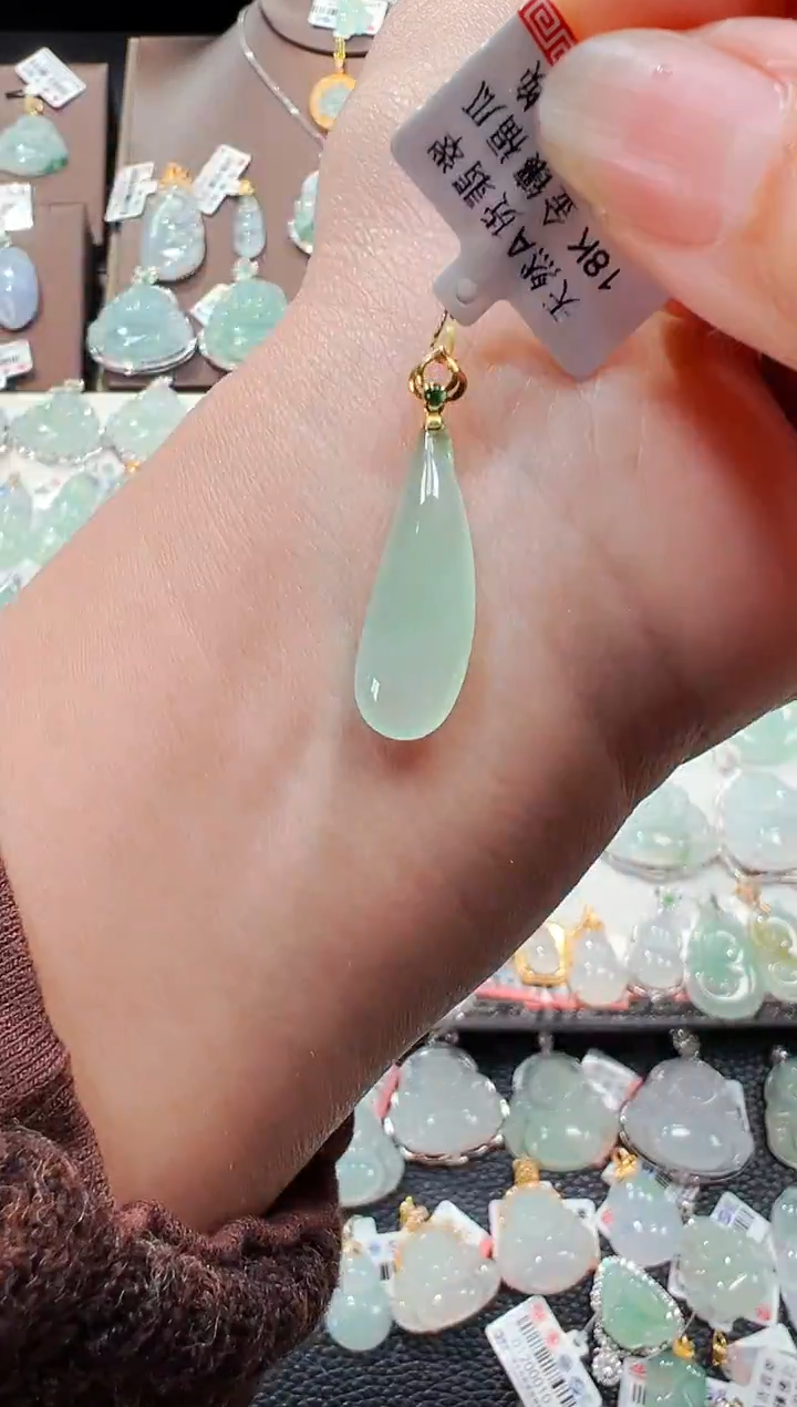【闪购商品】翡翠吊坠(不含链)18K金镶嵌福瓜吊坠A44