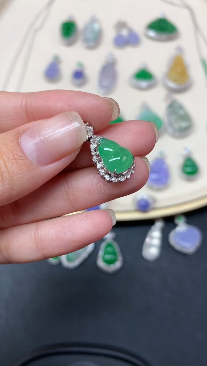 【闪购商品】翡翠吊坠(不含链)18K金镶嵌吊坠A71|3980