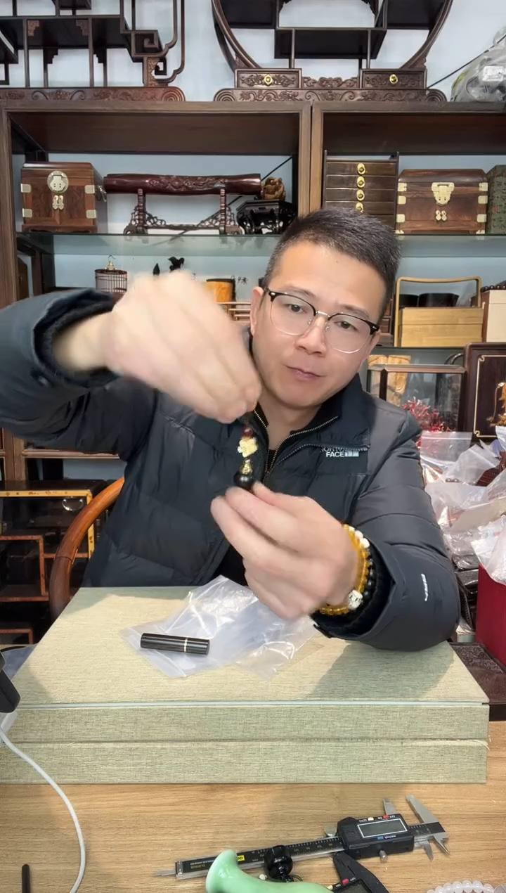 乌木类书架206紫光檀葫芦小挂件+小牙签筒