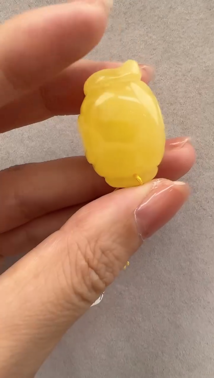 【闪购商品】琥珀裸石未镶嵌10203257-吊坠