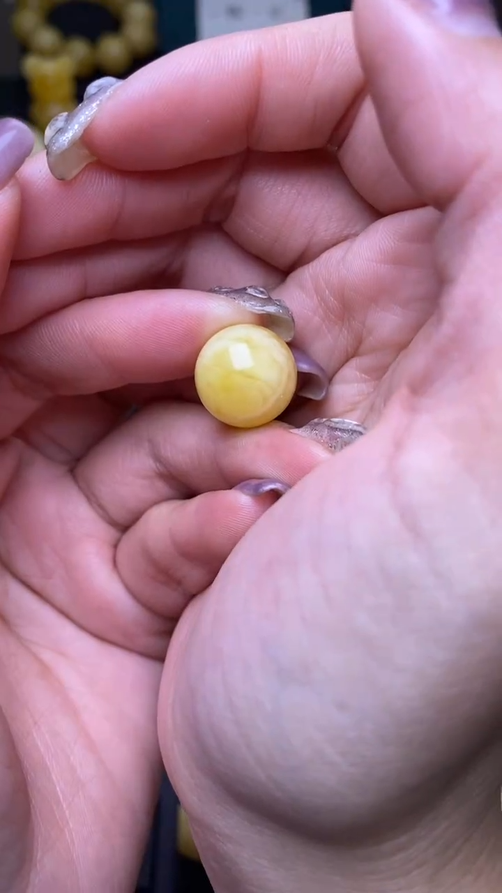 【闪购商品】琥珀裸石未镶嵌葵. 81