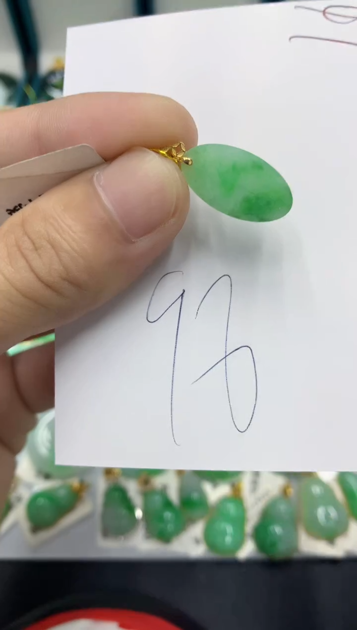 【闪购商品】翡翠颈饰18K金镶嵌翡翠