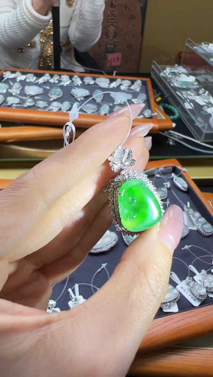 【闪购商品】翡翠颈饰18K金镶嵌DFZ0215-140