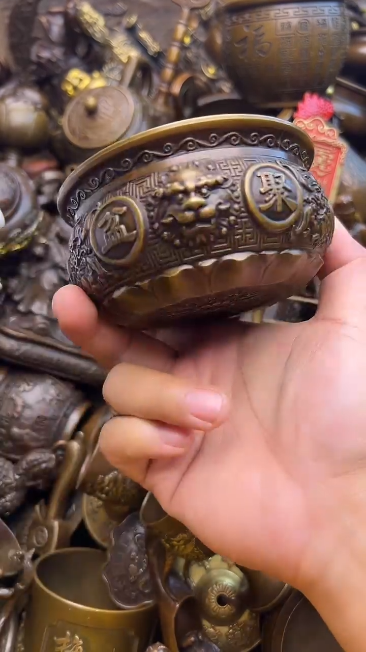 精美铜器，点击下单