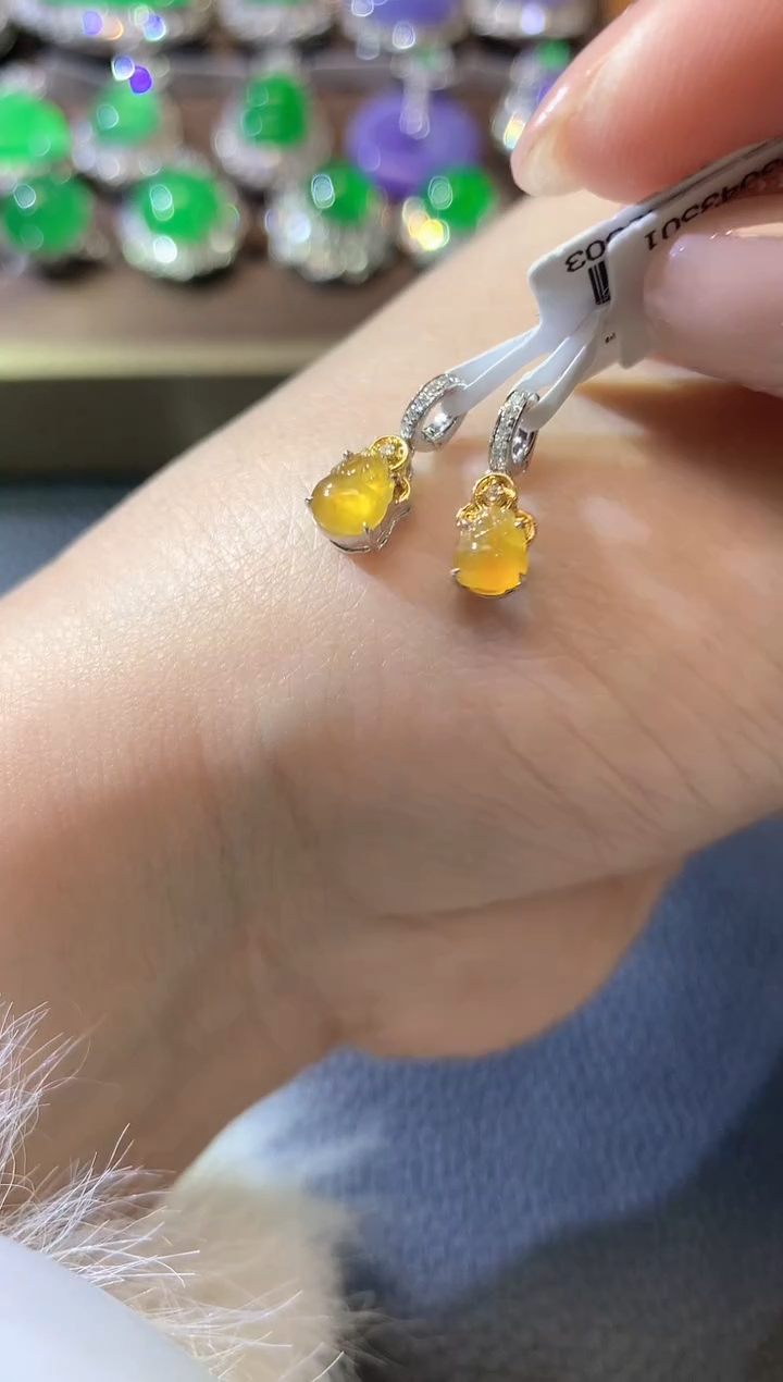 【闪购商品】翡翠吊坠(不含链)18K金镶嵌D1多样性发一件