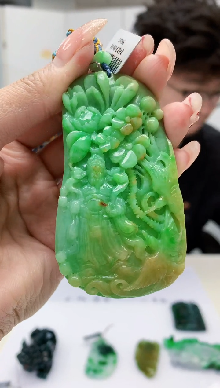 【闪购商品】定制翡翠未镶嵌4688MM-毛货挂件107