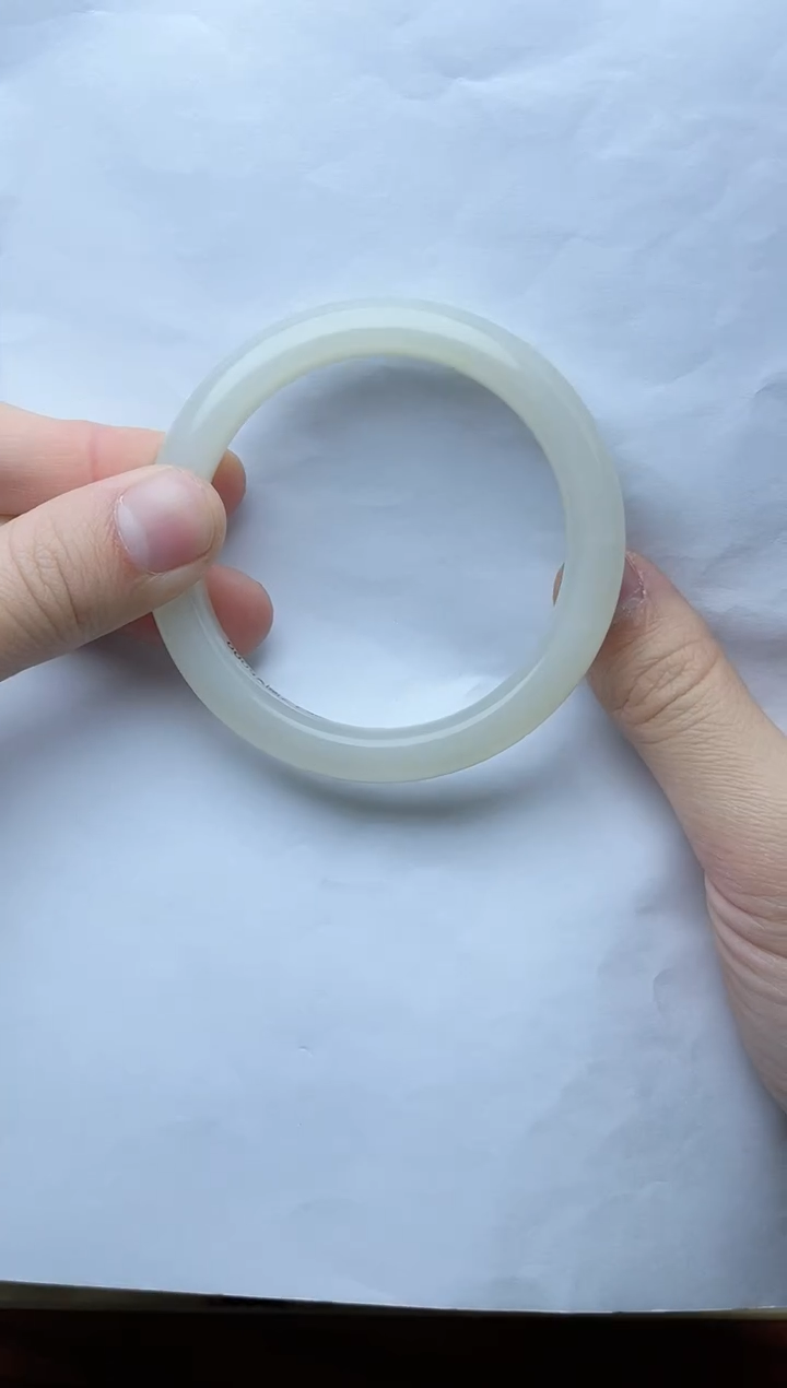 【闪购商品】和田玉手镯未镶嵌57圈口kk