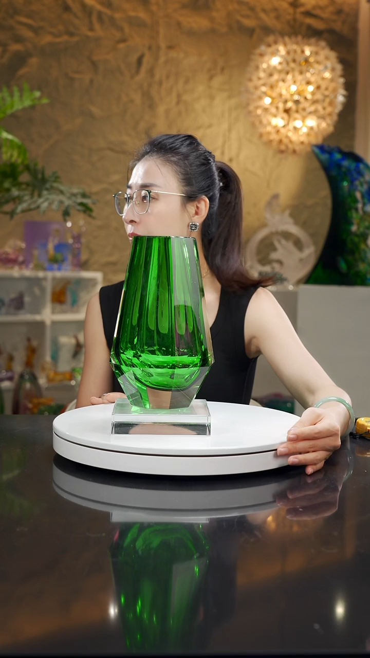 手工艺品琉璃祖母绿八棱瓶