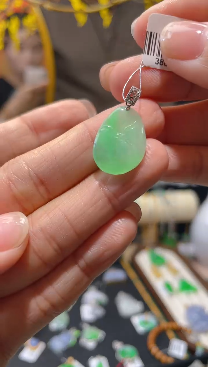 【闪购商品】翡翠颈饰18K金镶嵌假一赔三