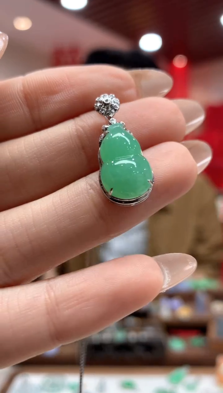 【闪购商品】翡翠套链18K金镶嵌葫芦