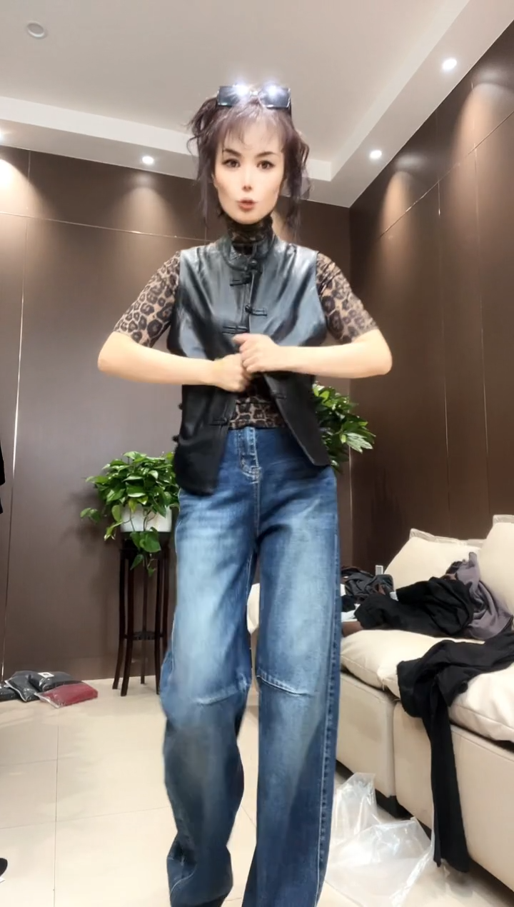 大漂亮皮马夹盘扣