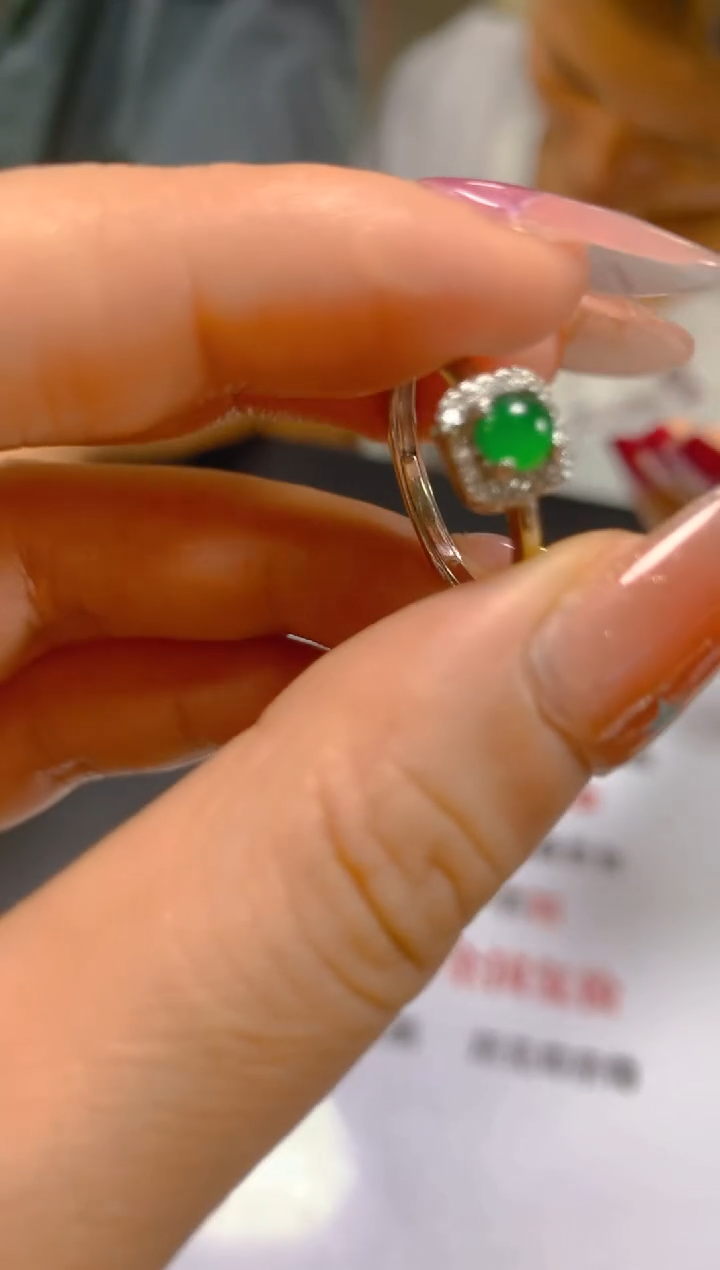 翡翠戒指未镶嵌多样性发一