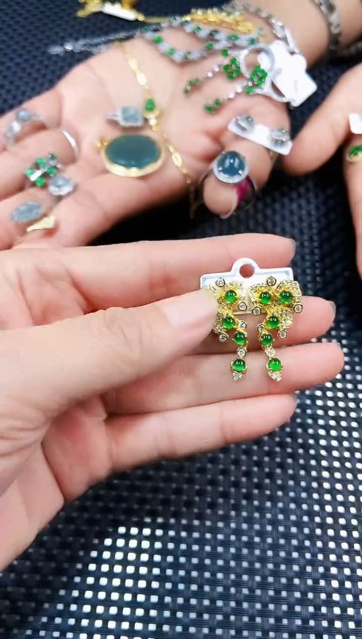 【闪购商品】翡翠耳饰未镶嵌111111111