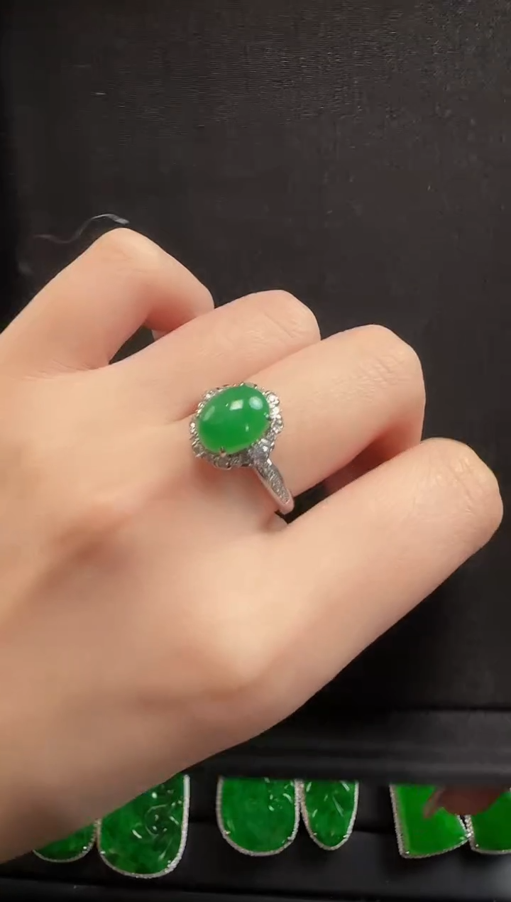 【闪购商品】翡翠戒指18K金镶嵌201蛋面一只