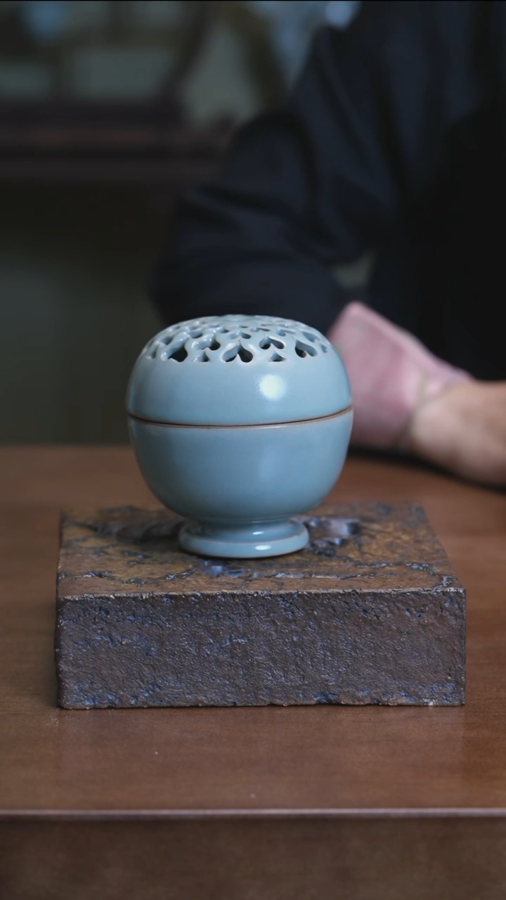 Y宝丰宋官窑原产地汝瓷爱心香炉