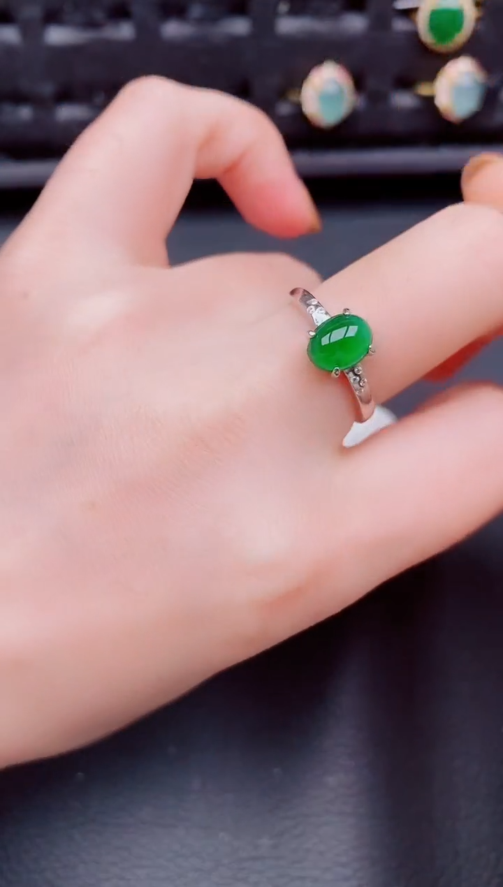 【闪购商品】翡翠戒指银S925镶嵌天然a货翡翠985