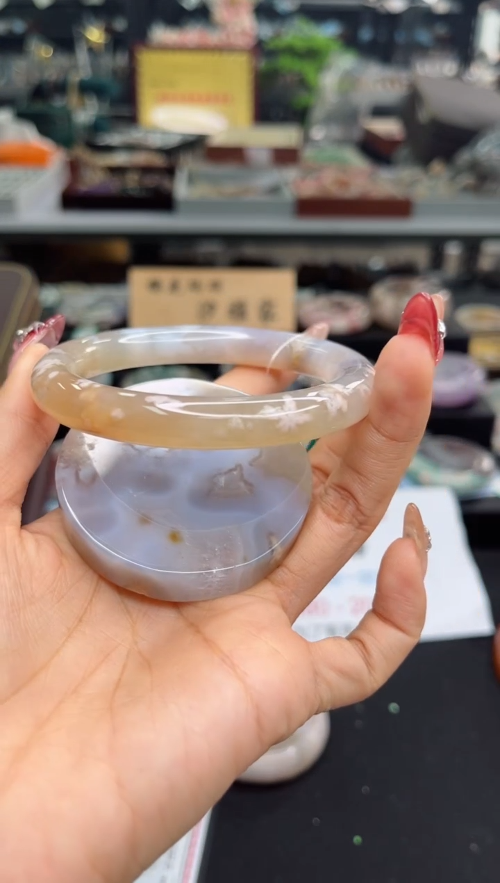 【闪购商品】石英质玉手镯未镶嵌61圈口（赠品镯心）1931028