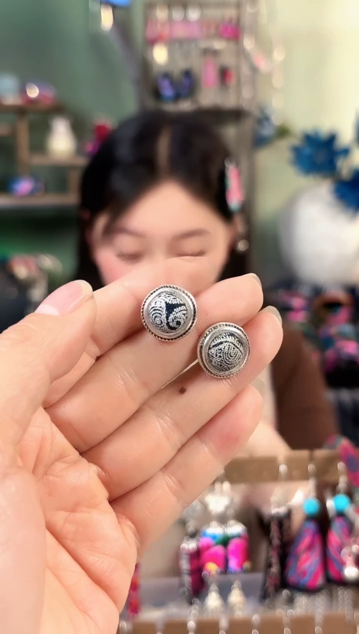 彩云南阁非遗老绣饰品317*