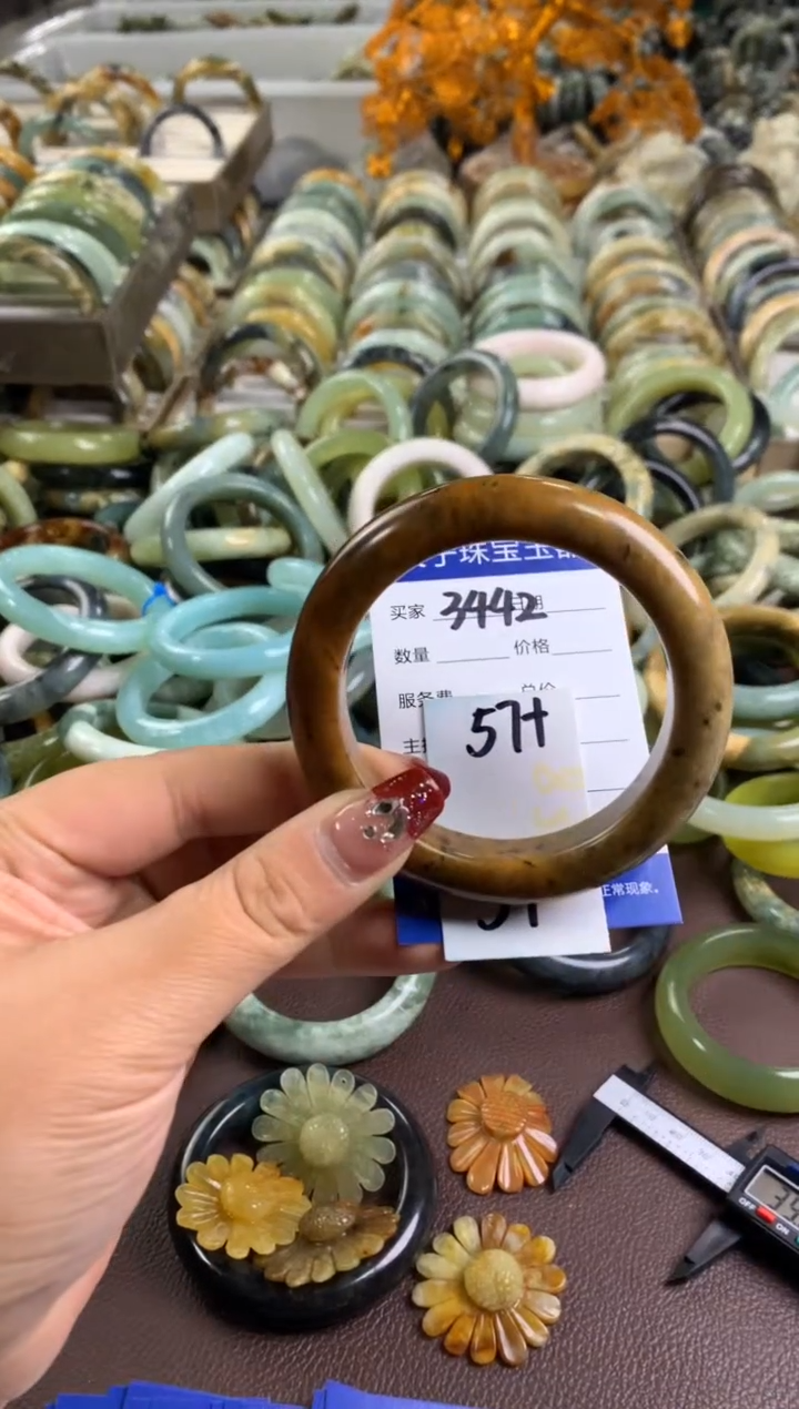 【闪购商品】蛇纹石玉手镯未镶嵌3442