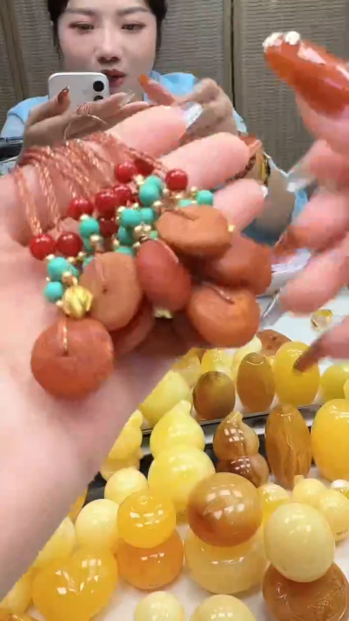 裸石琥珀未镶嵌如图