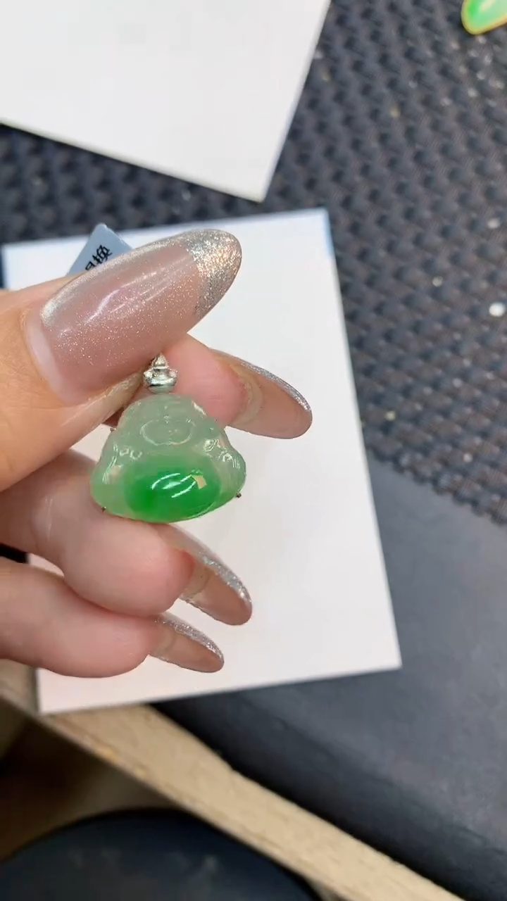 颈饰18K金镶嵌翡翠1