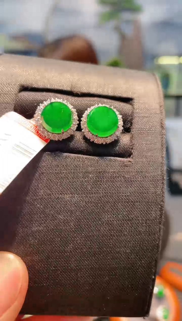 【闪购商品】翡翠颈饰18K金镶嵌A63耳钉
