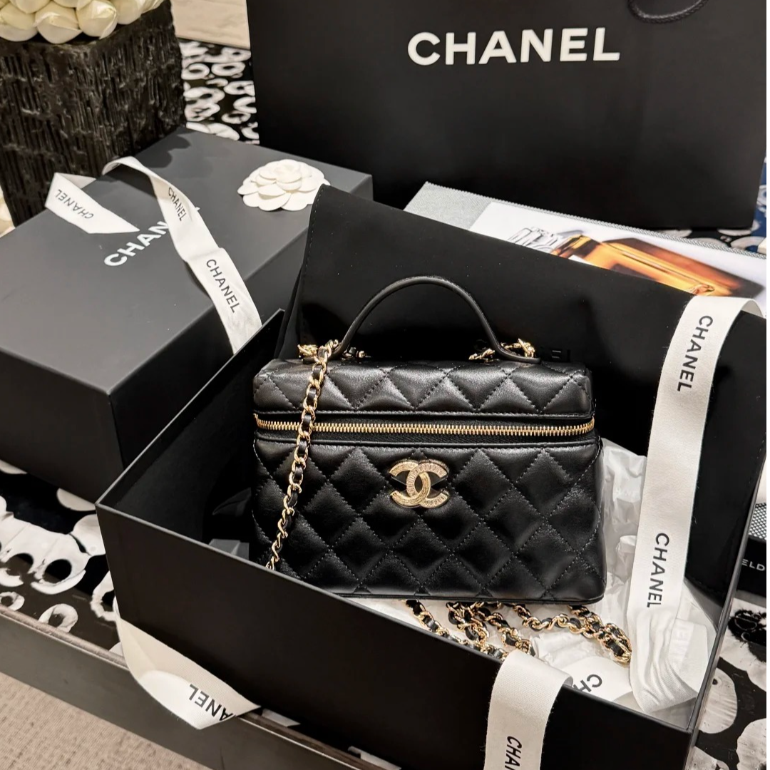 99新 Chanel/香奈儿 小花Jerry 25B 饭盒包 鸳鸯水钻扣皮手柄