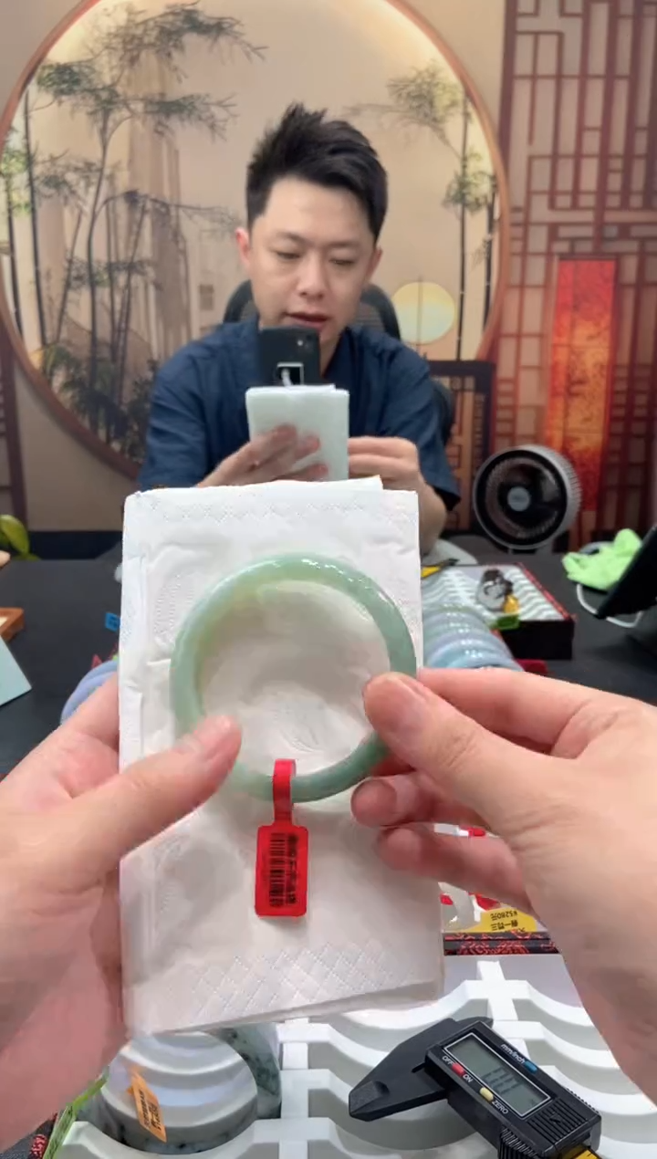未镶嵌手镯翡翠?*子000056950