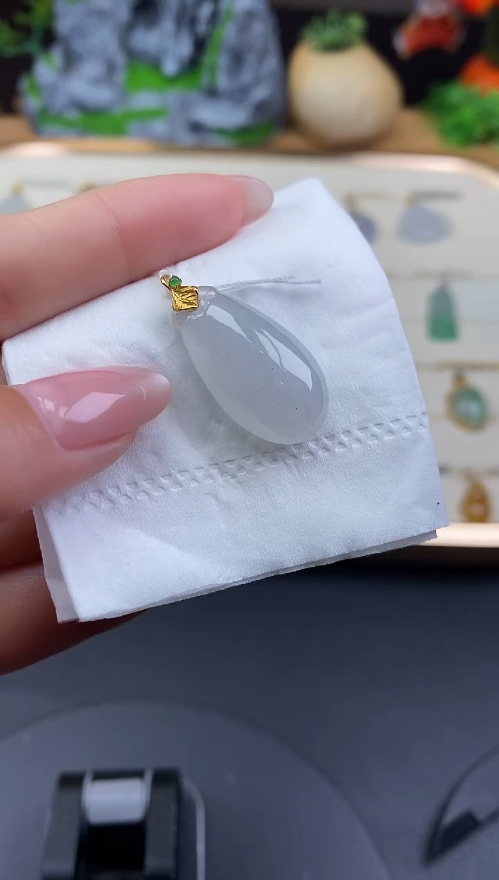 吊坠(不含链)18K金镶嵌翡翠福瓜18K金扣镶嵌@@CMT