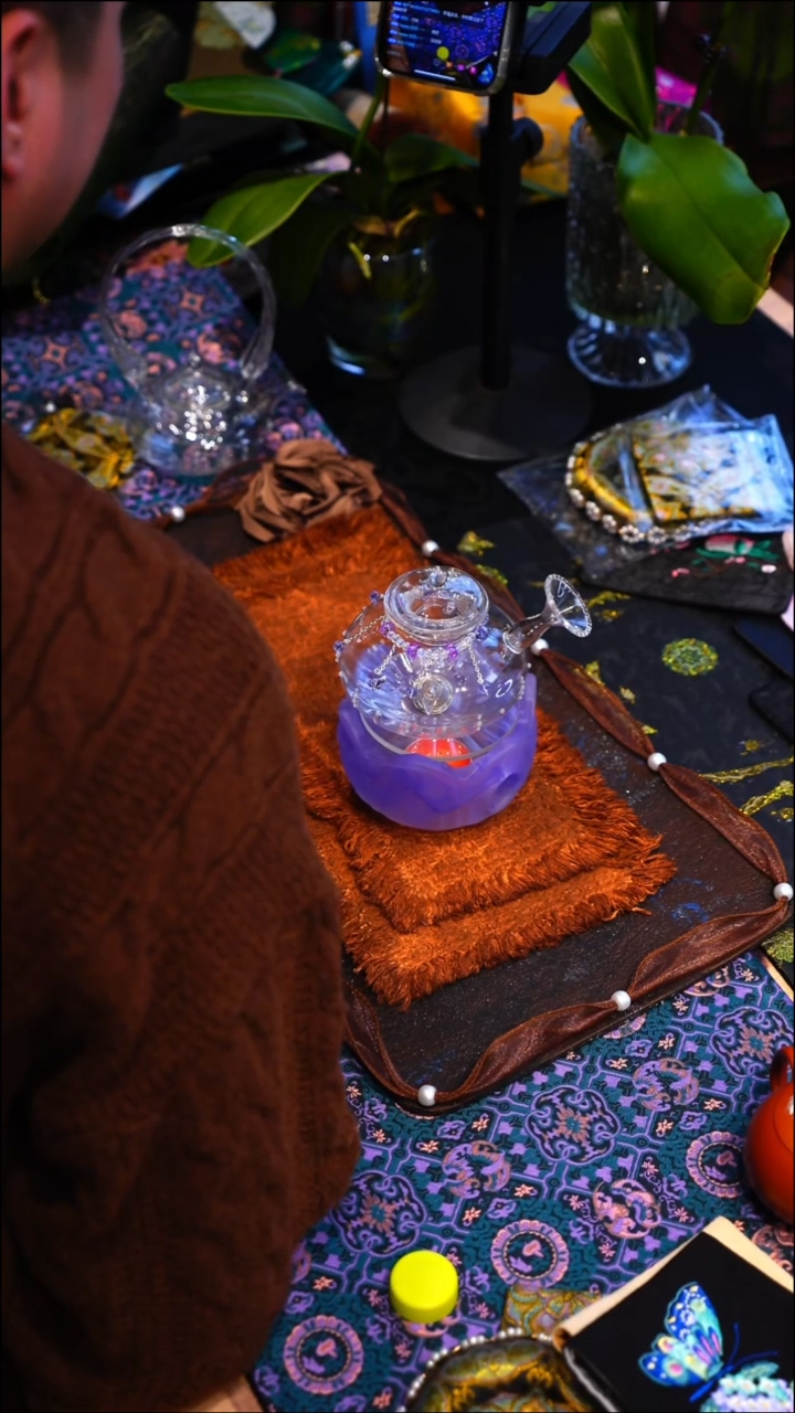 侧把大碗茶的茶器