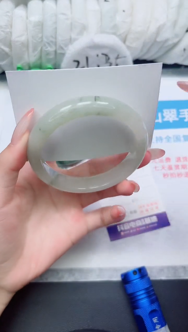 【闪购商品】石英质玉未镶嵌手镯282