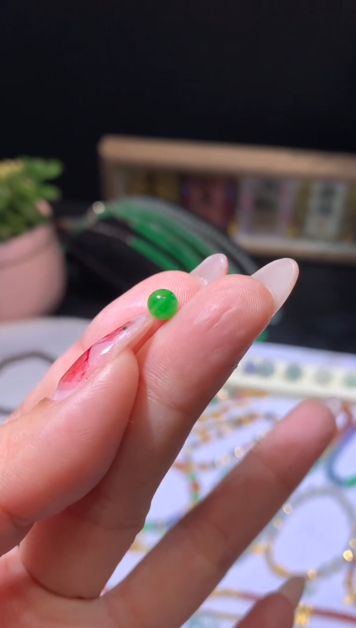 【闪购商品】定制翡翠未镶嵌5.2*黄夹绿珠子1680+168