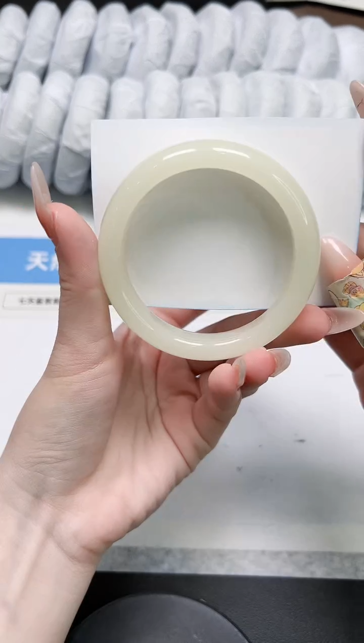 石英质玉未镶嵌手镯72-55.5蜂蜜水