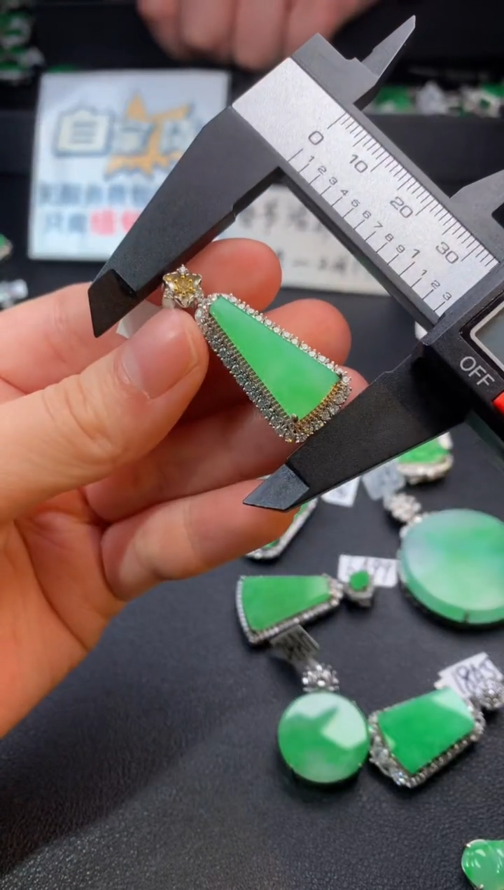 【闪购商品】翡翠颈饰银S925镶嵌翡翠