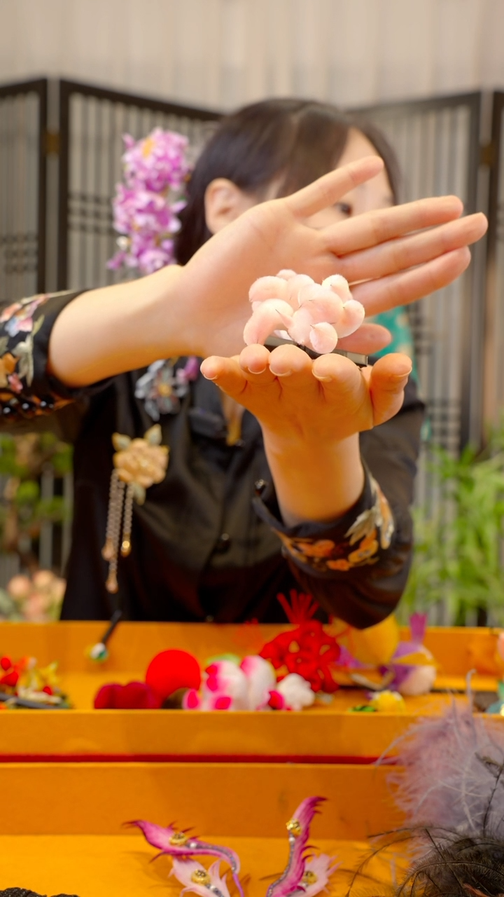 织绣一*非遗手工绒花饰品