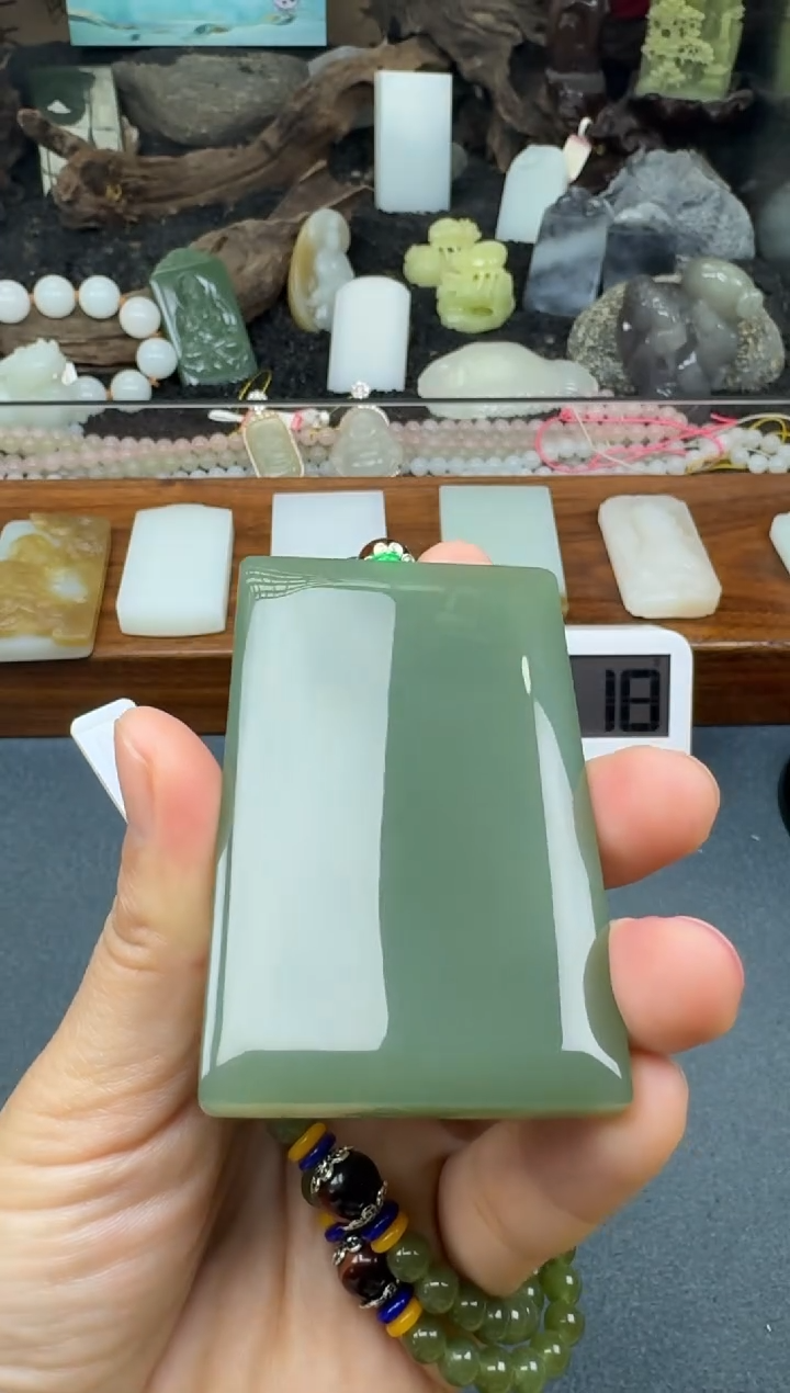 【闪购商品】和田玉未镶嵌颈饰多多