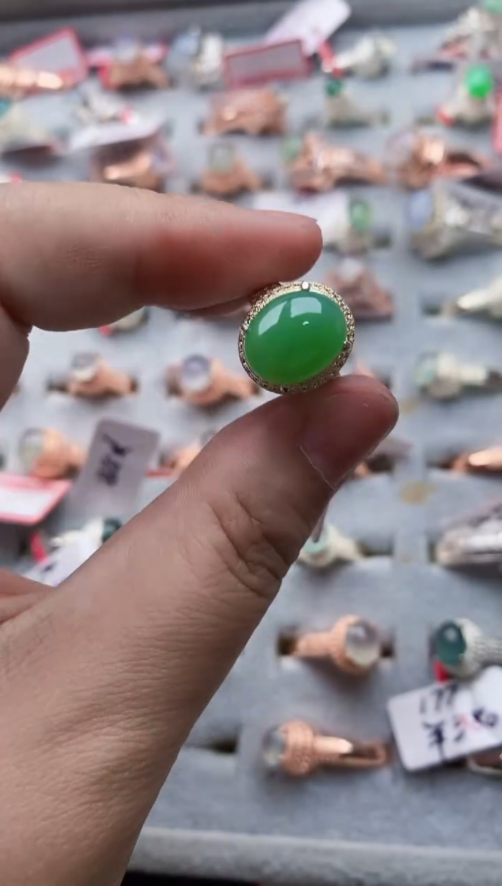 翡翠未镶嵌戒指1616--13