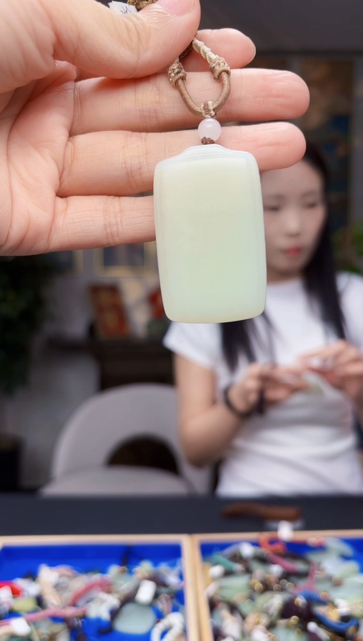 和田玉未镶嵌挂件拍一发一